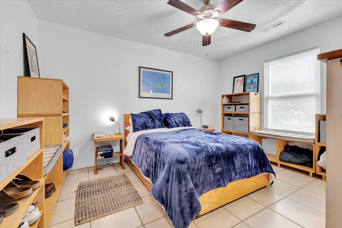 1359 Brooks AVE - Photo 23