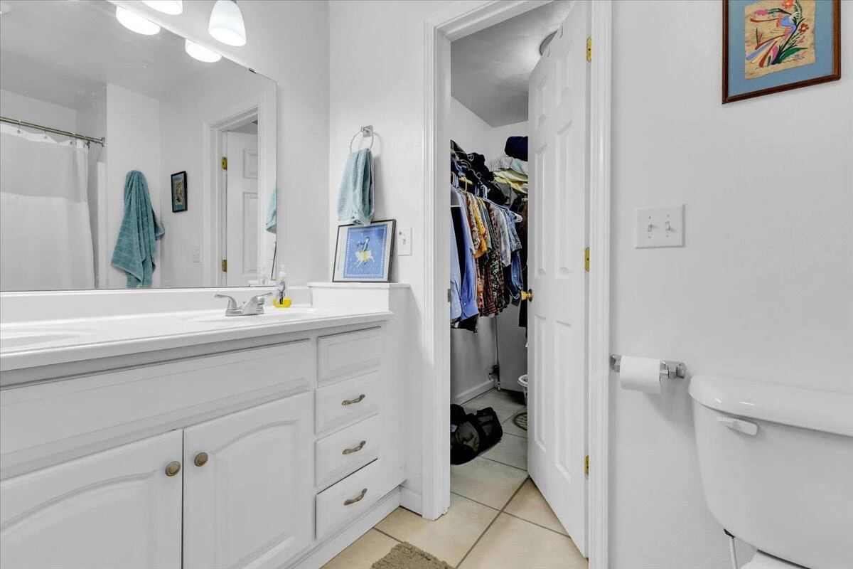 1359 Brooks AVE - Photo 26