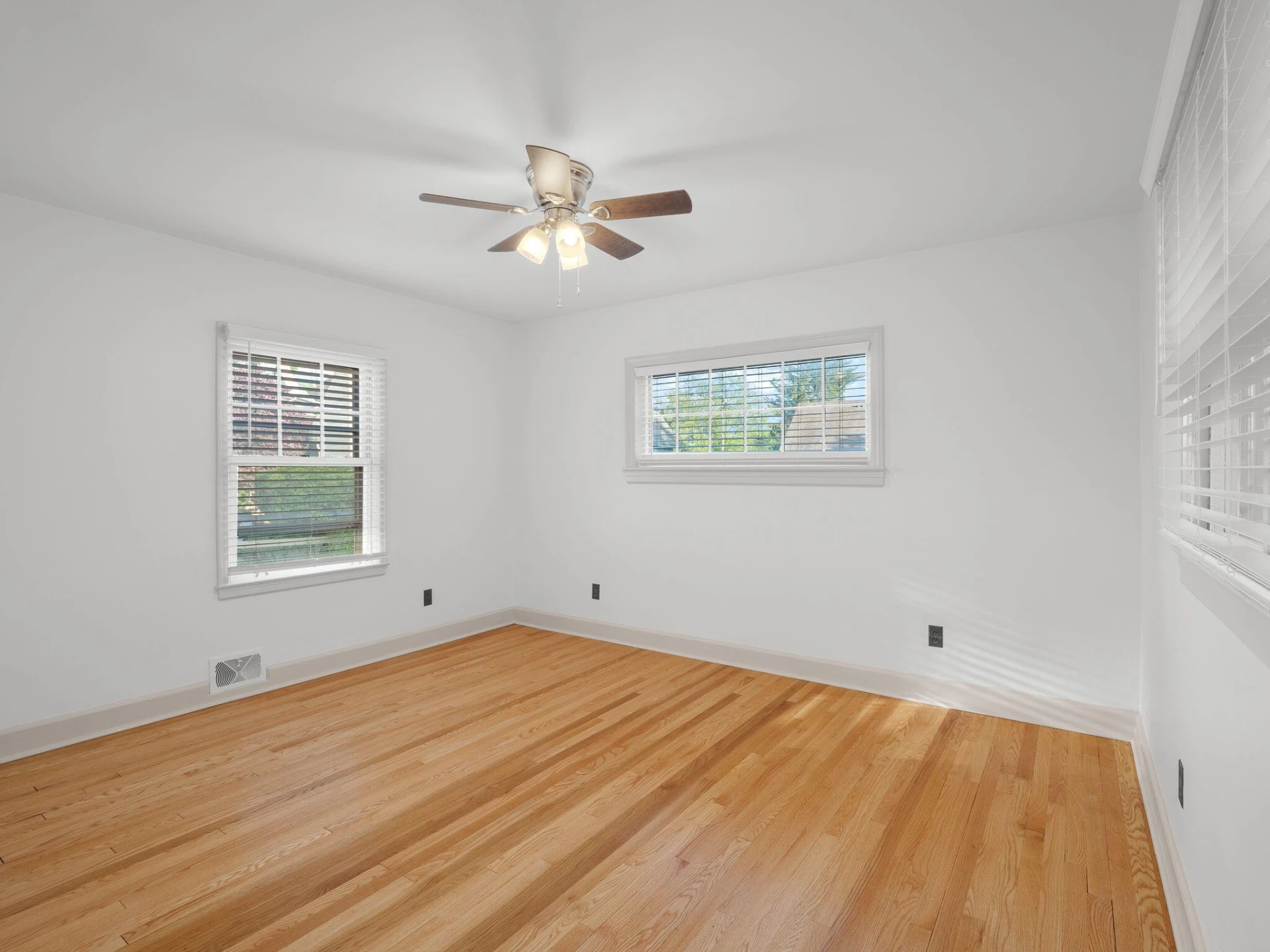 306 2nd ST - Photo 17