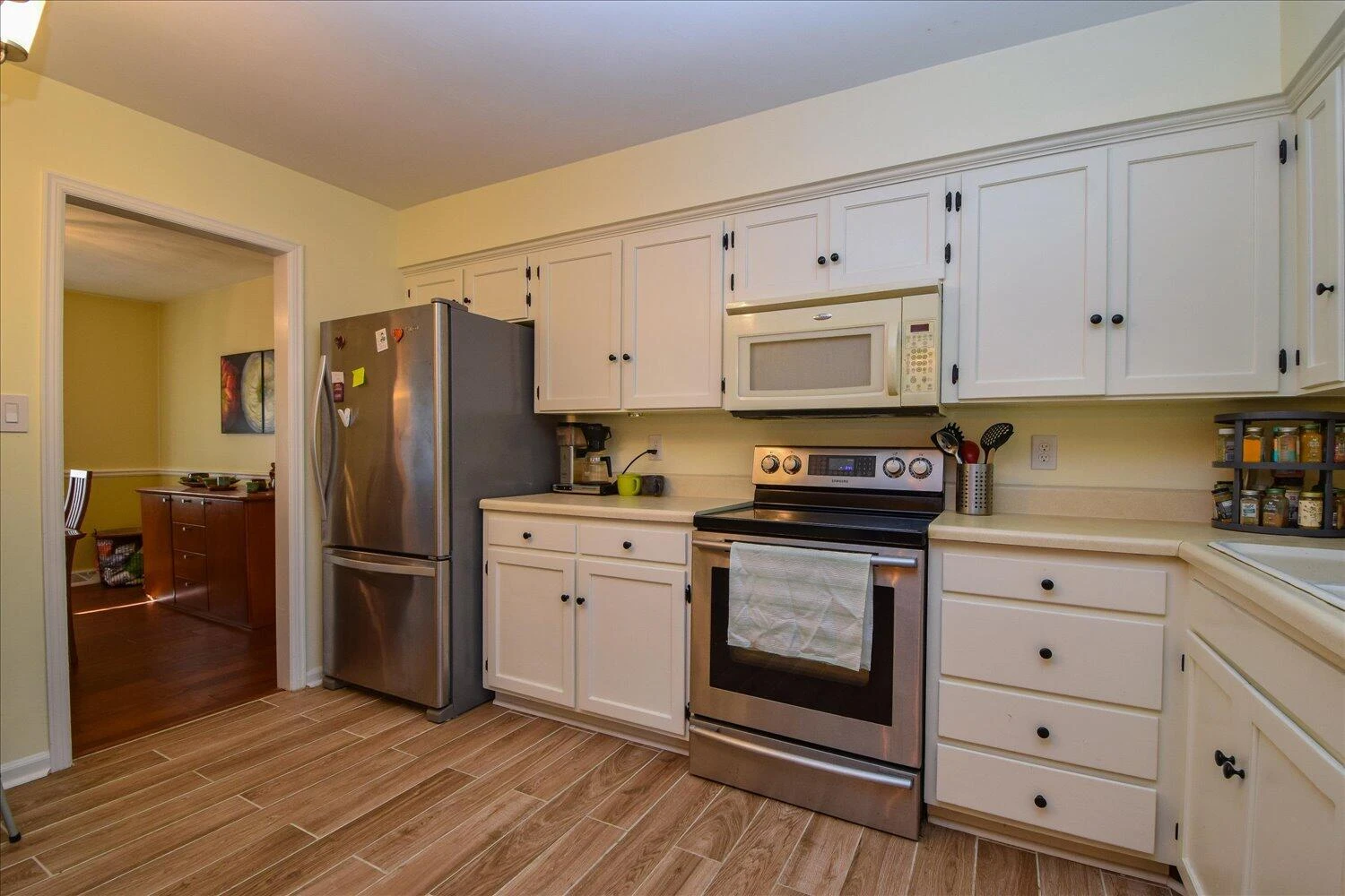 2245 Karen DR - Photo 11