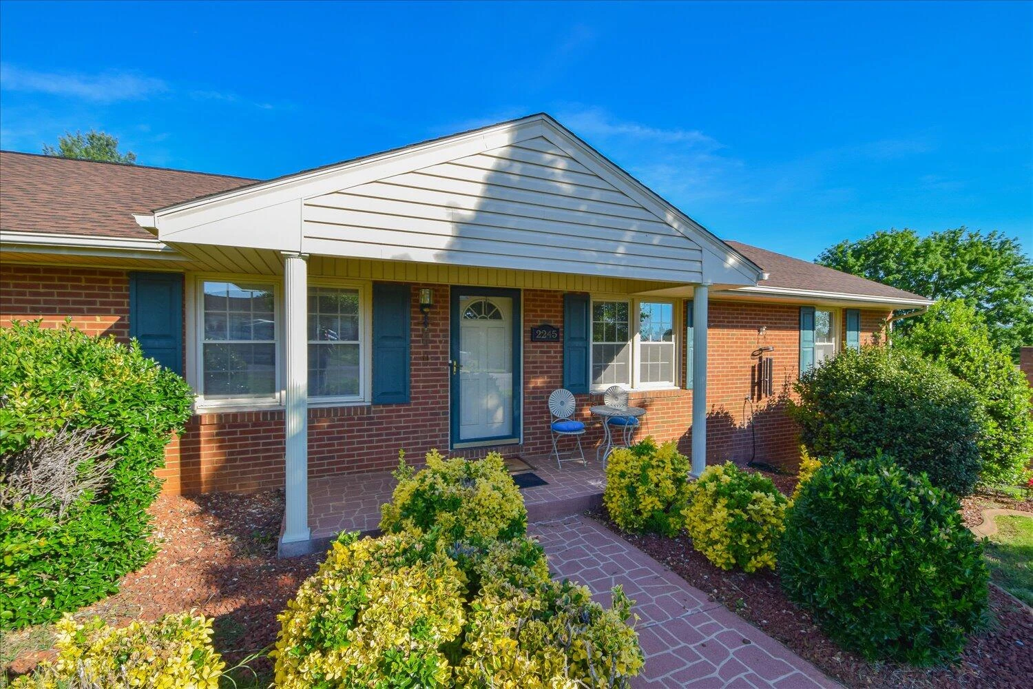 2245 Karen DR - Photo 23
