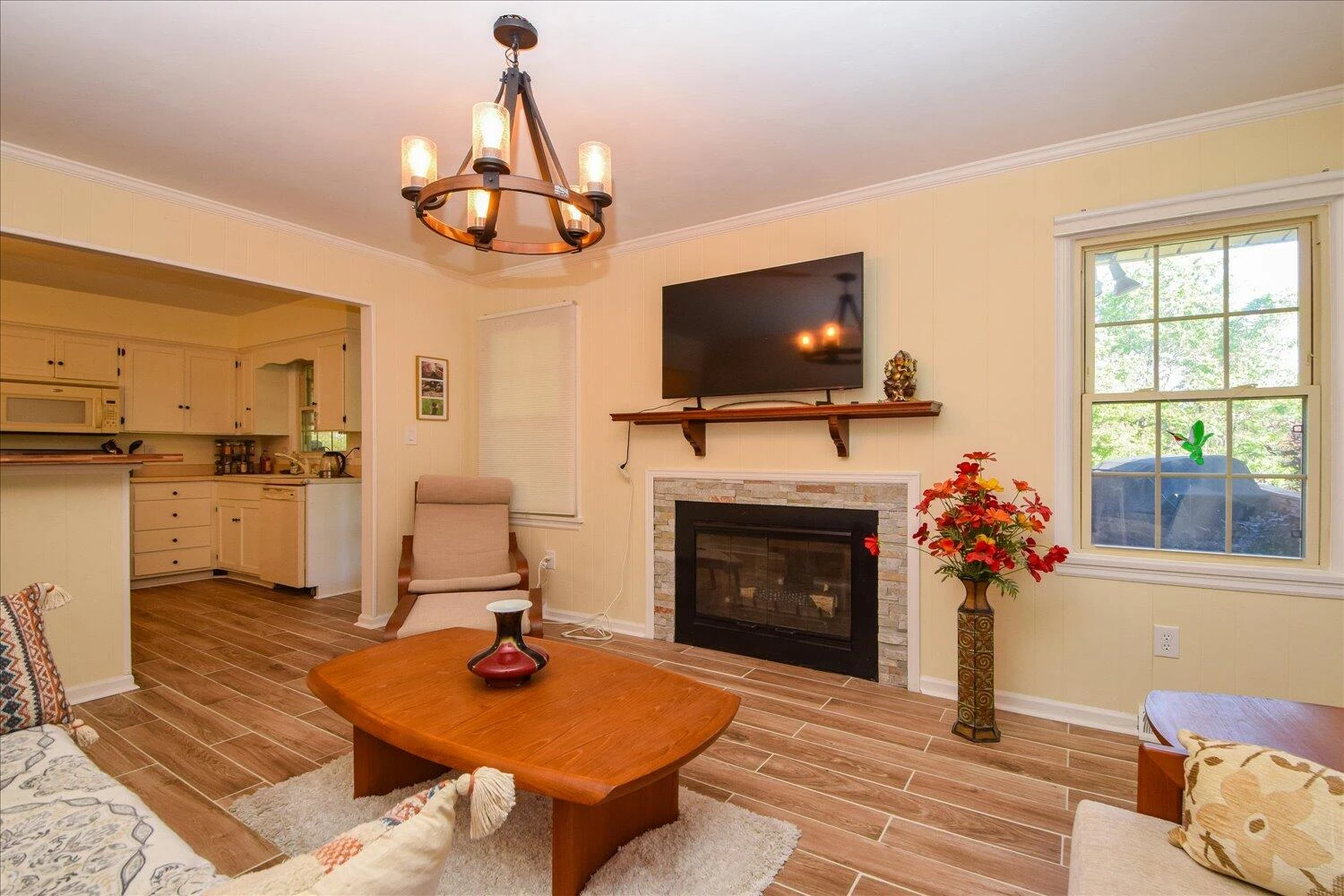 2245 Karen DR - Photo 9