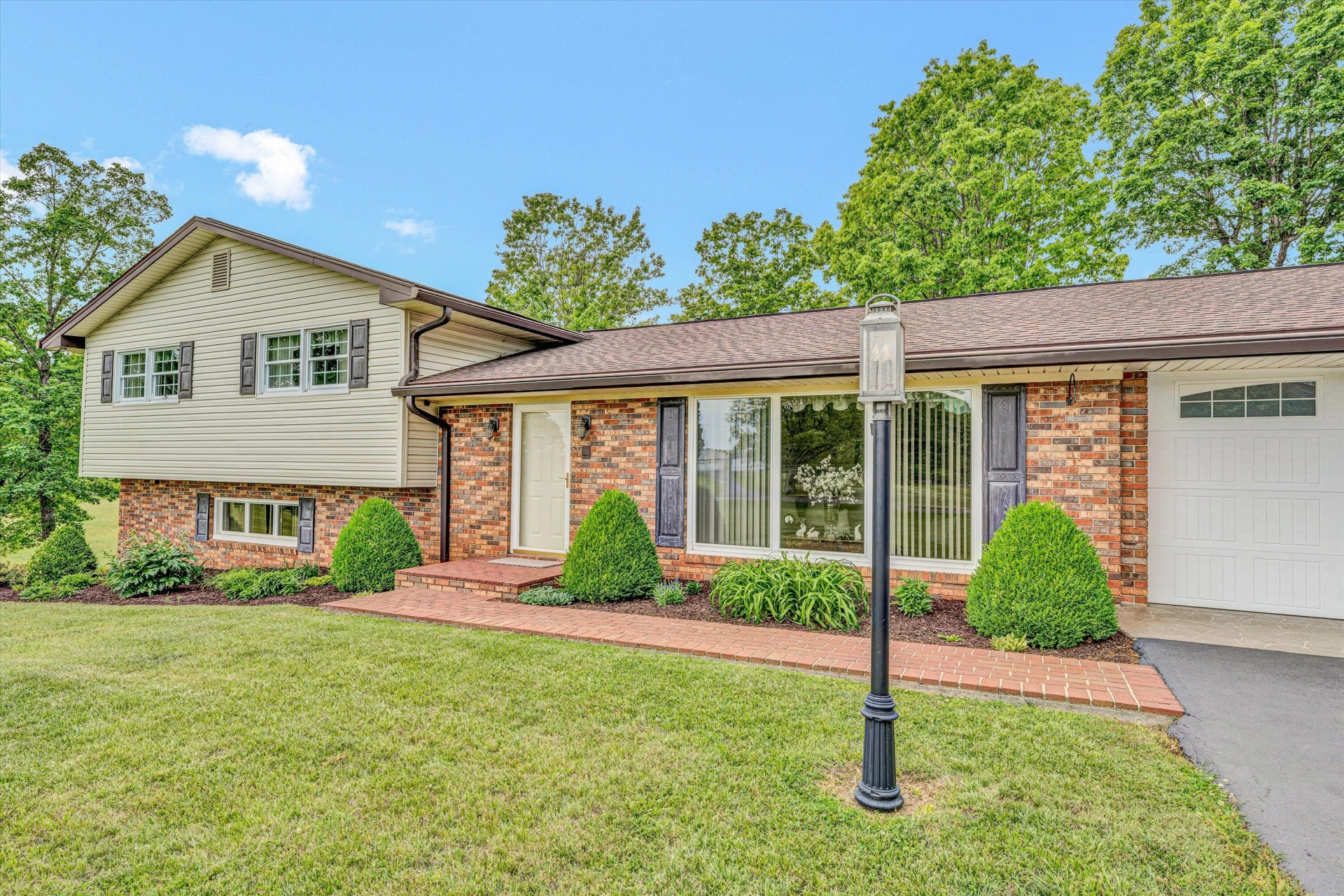 3229 Morgans Mill RD - Photo 3