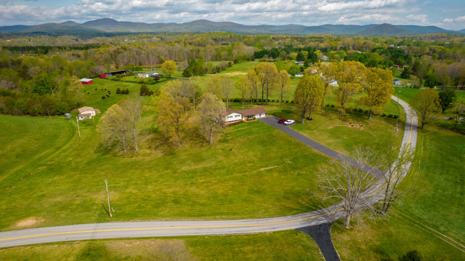 3229 Morgans Mill RD - Photo 54