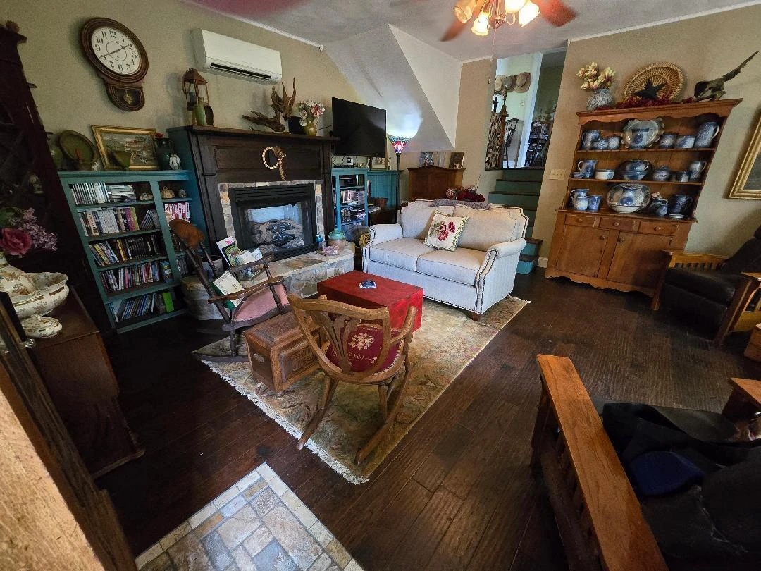 322 2nd ST - Photo 3