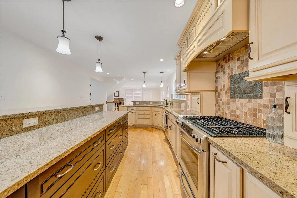 5122 Remington RD - Photo 20