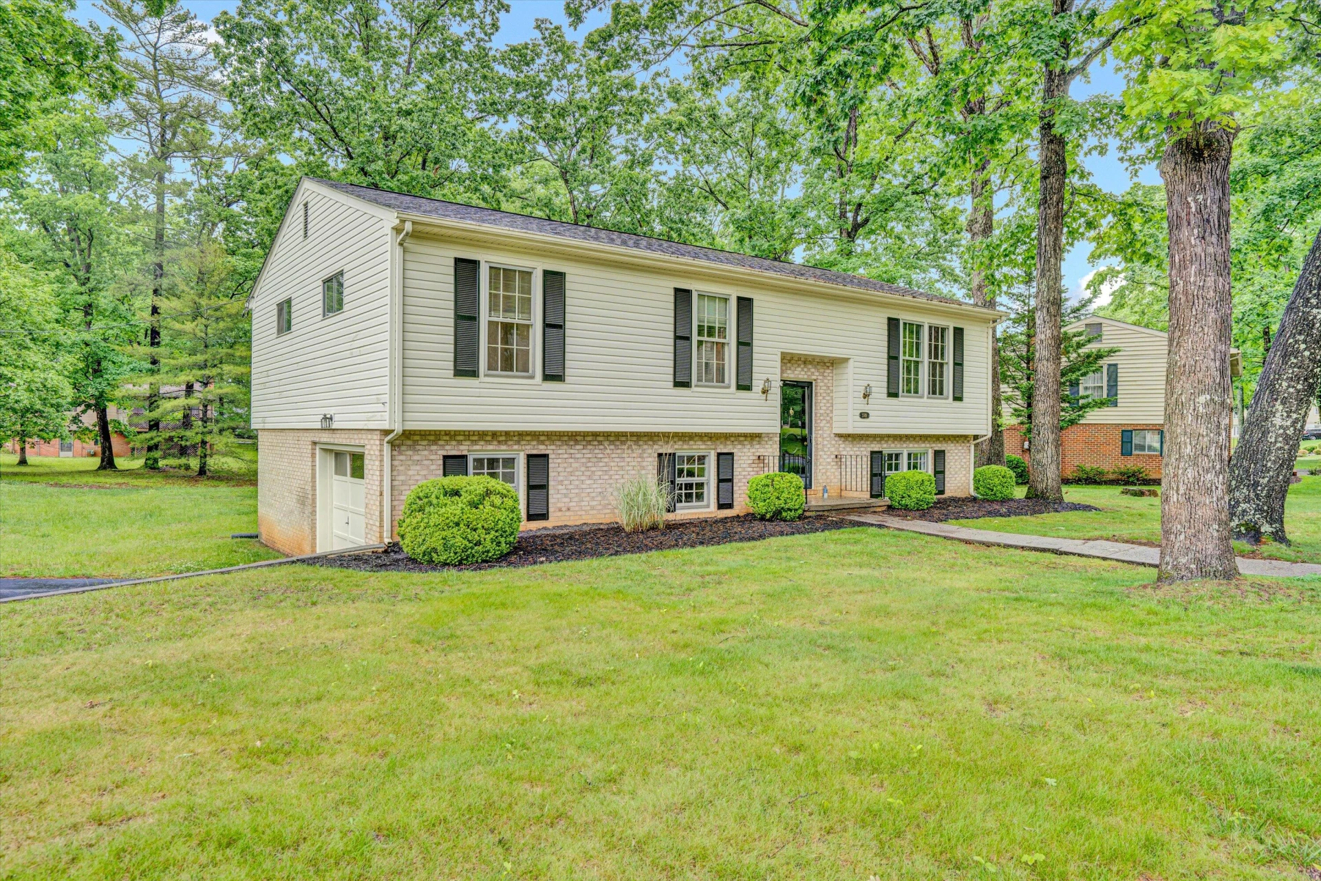 2749 White Pelican LN