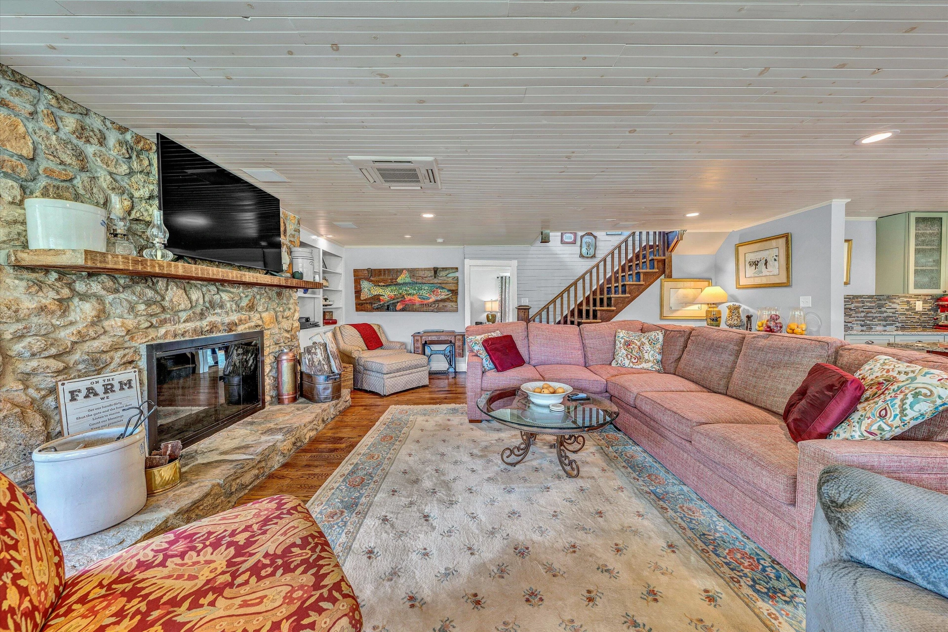 1045 Wooded Acres DR - Photo 22