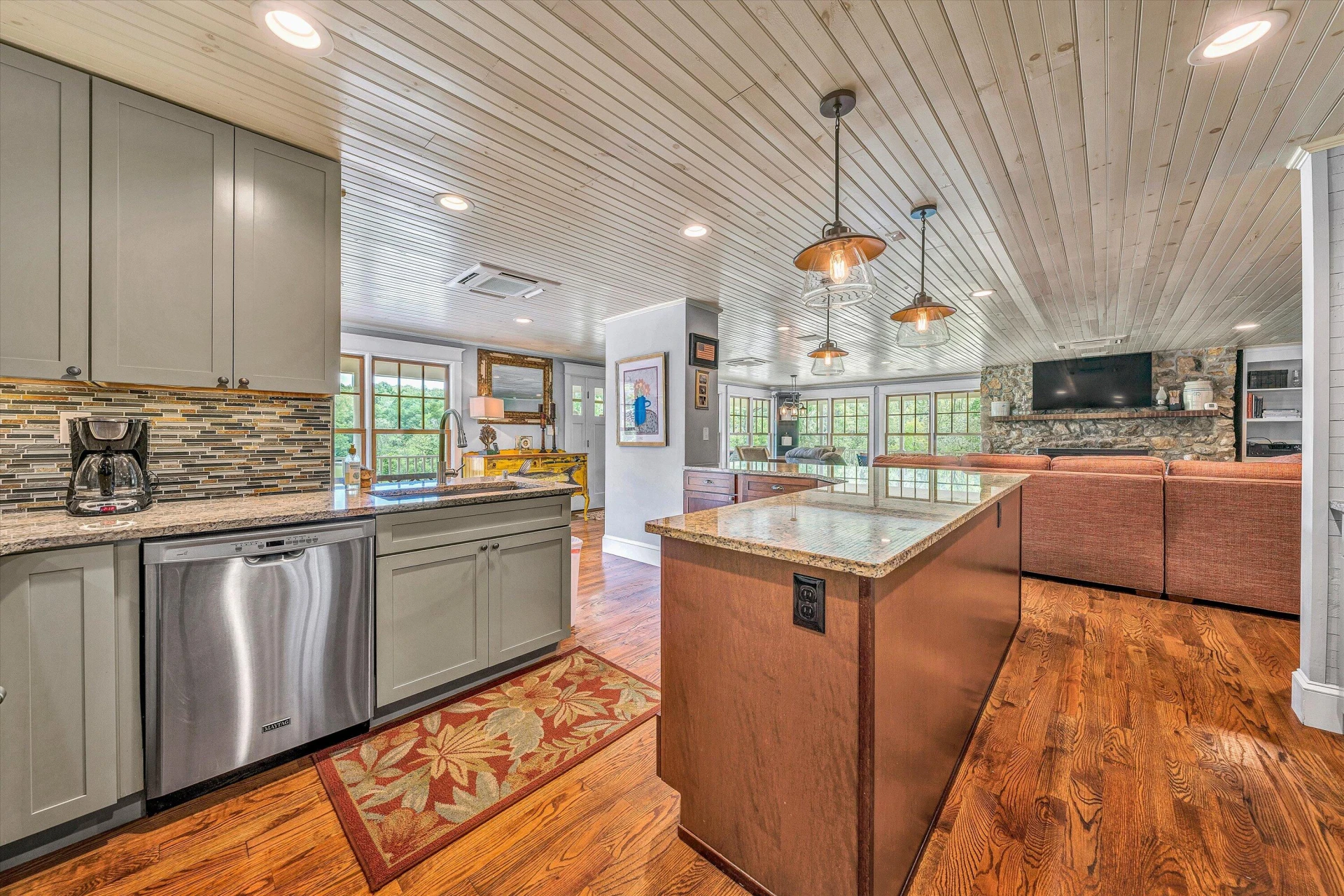 1045 Wooded Acres DR - Photo 27
