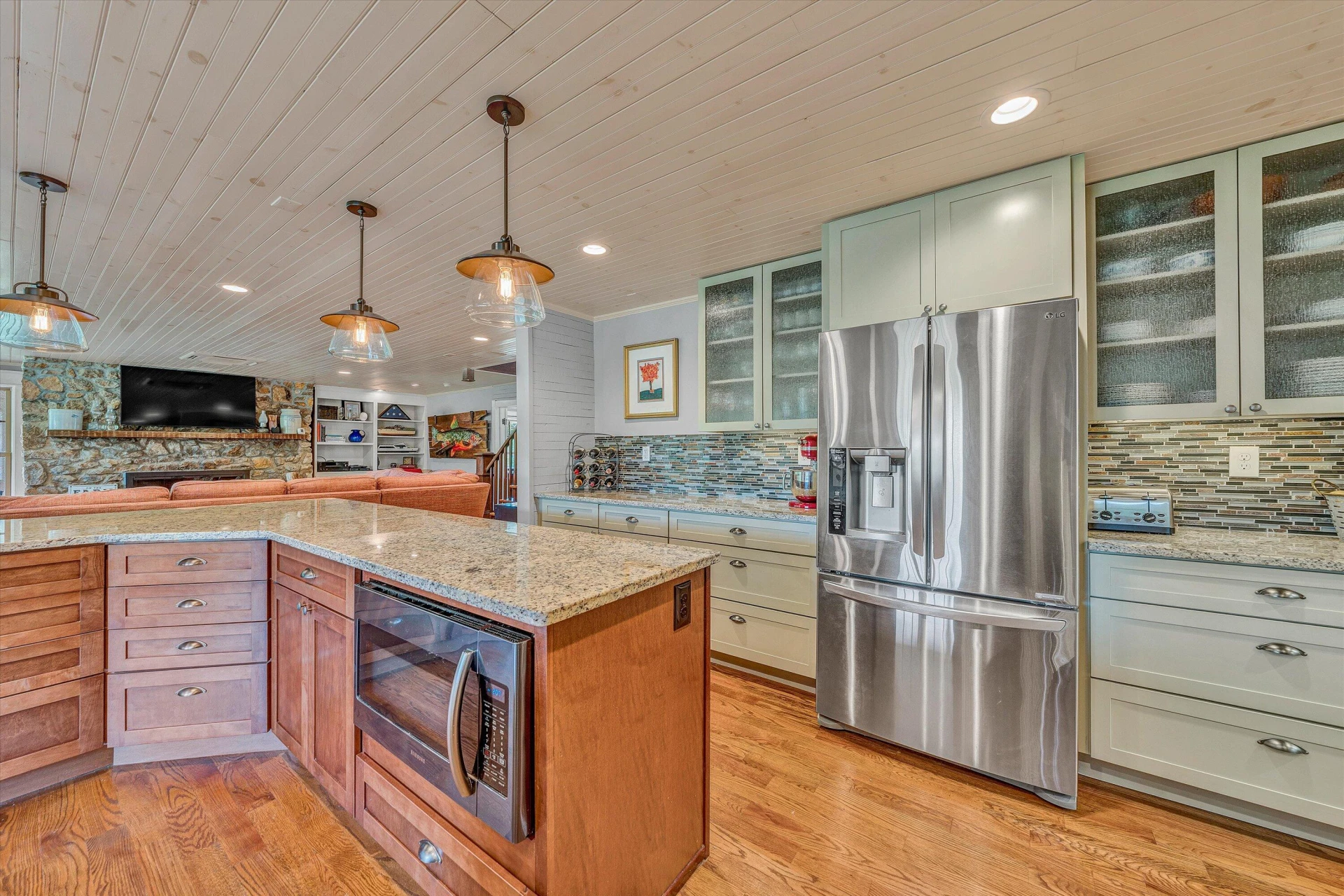 1045 Wooded Acres DR - Photo 31