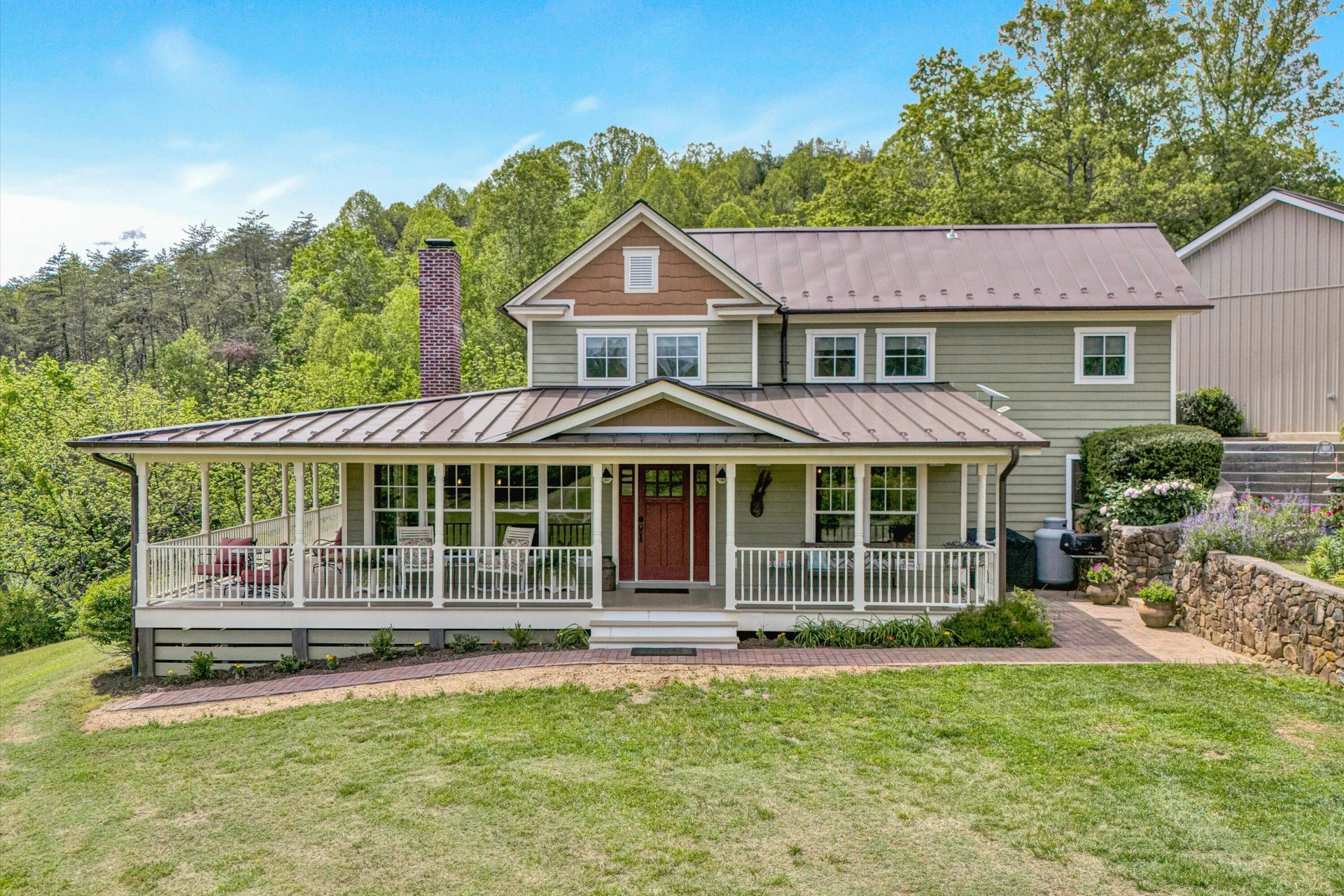1045 Wooded Acres DR - Photo 7