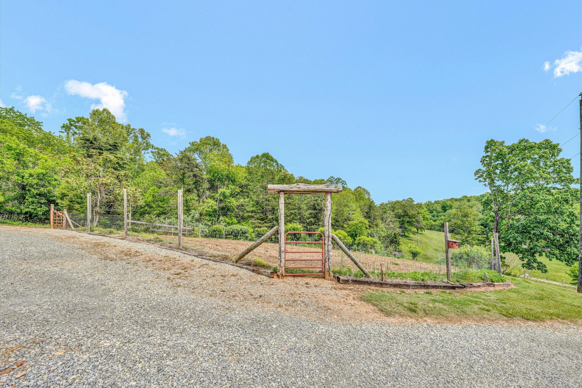 1045 Wooded Acres DR - Photo 53