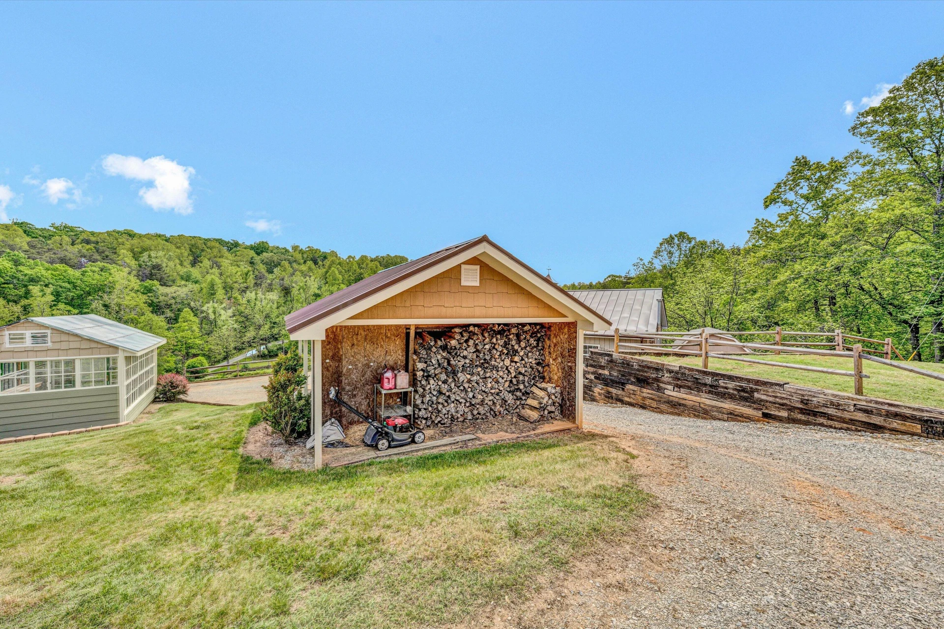 1045 Wooded Acres DR - Photo 54