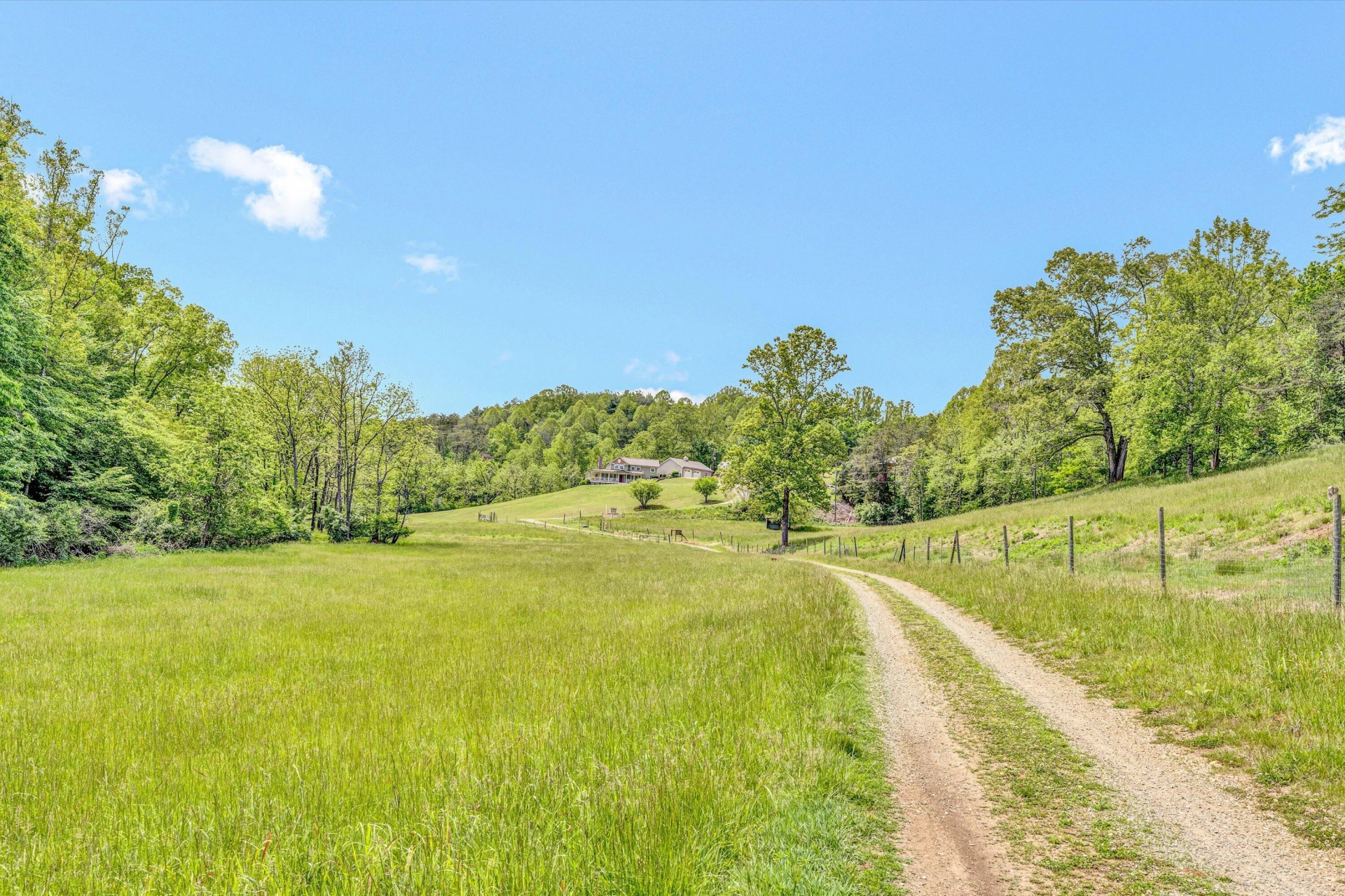 1045 Wooded Acres DR - Photo 60