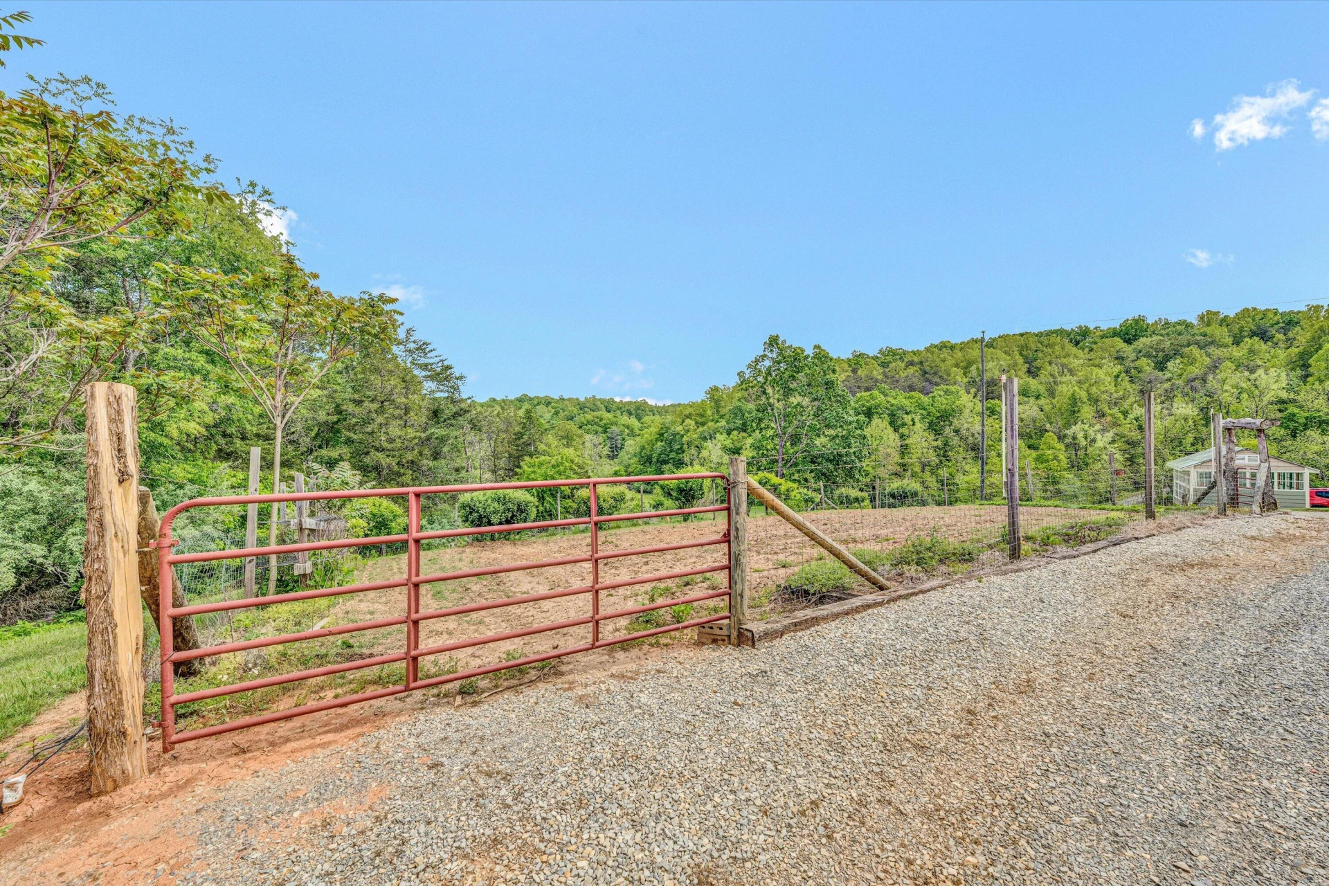 1045 Wooded Acres DR - Photo 63