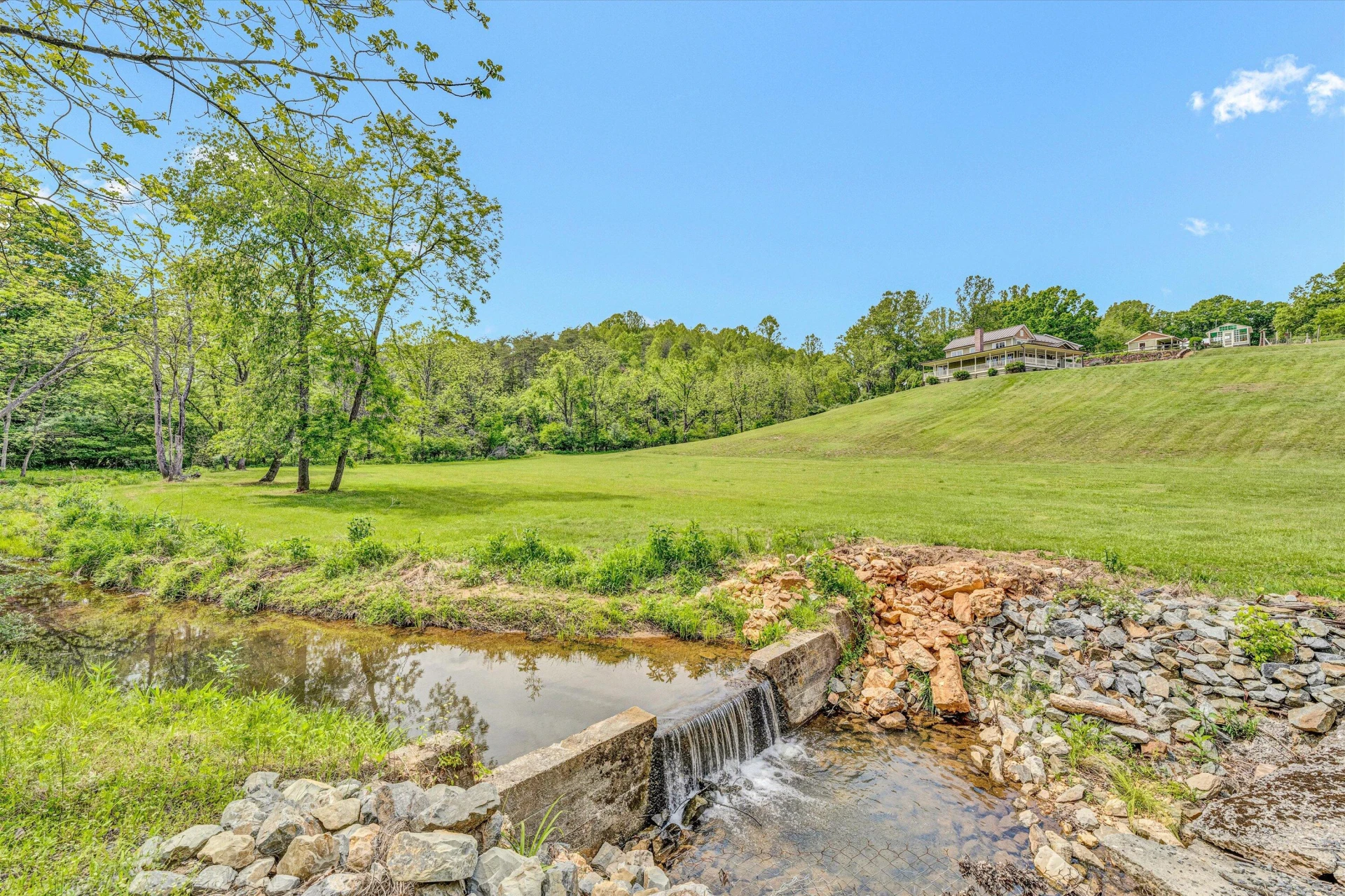 1045 Wooded Acres DR - Photo 65