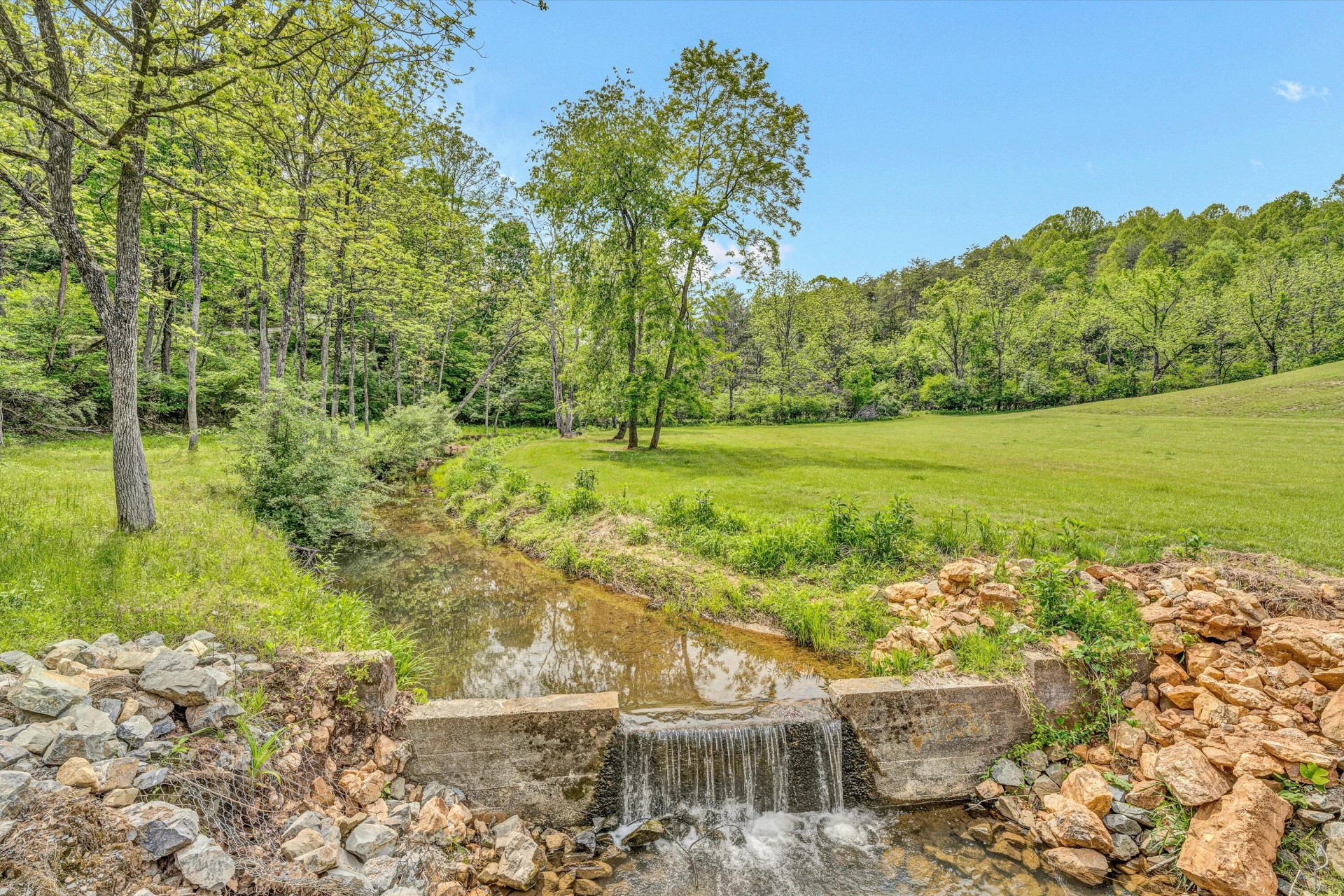 1045 Wooded Acres DR - Photo 66