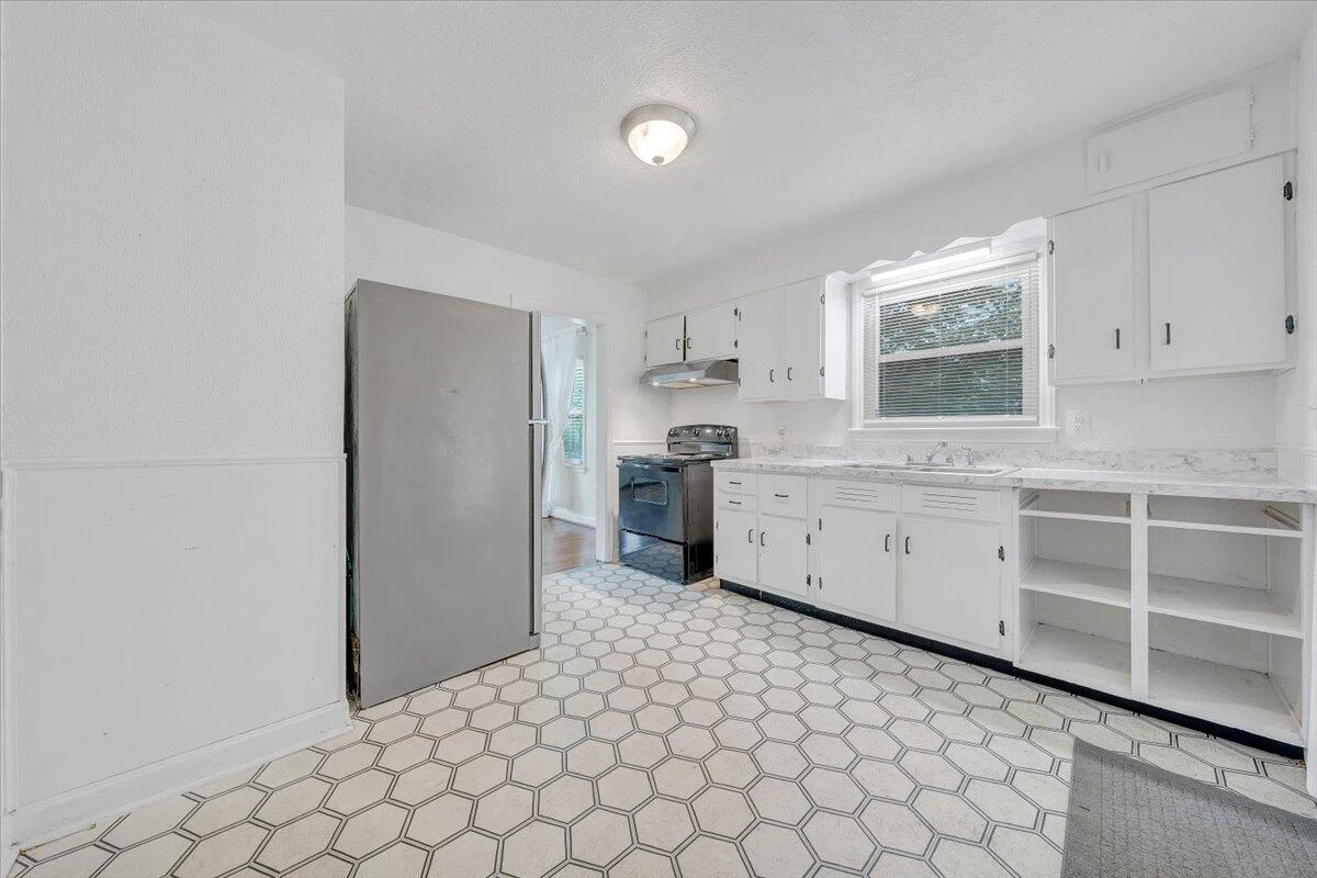 1218 Grayson AVE - Photo 10