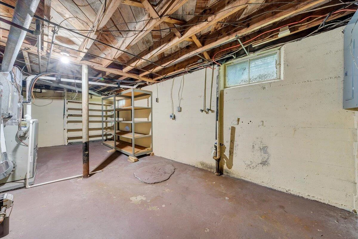 1218 Grayson AVE - Photo 18