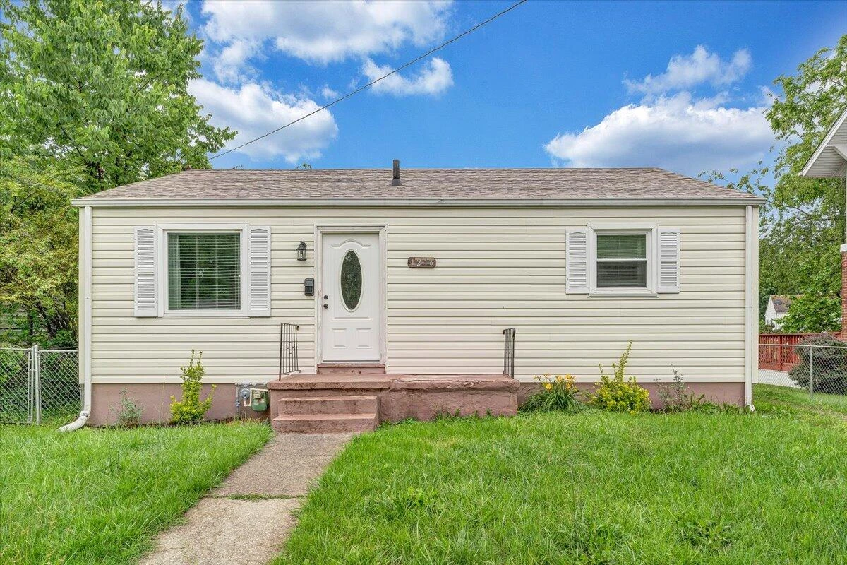 1218 Grayson AVE - Photo 2