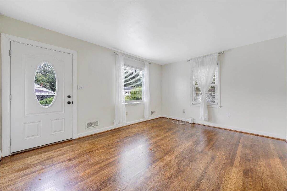 1218 Grayson AVE - Photo 3