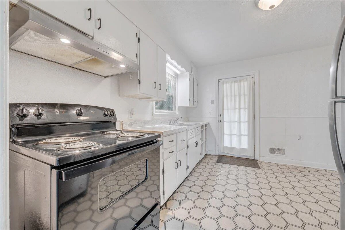 1218 Grayson AVE - Photo 8