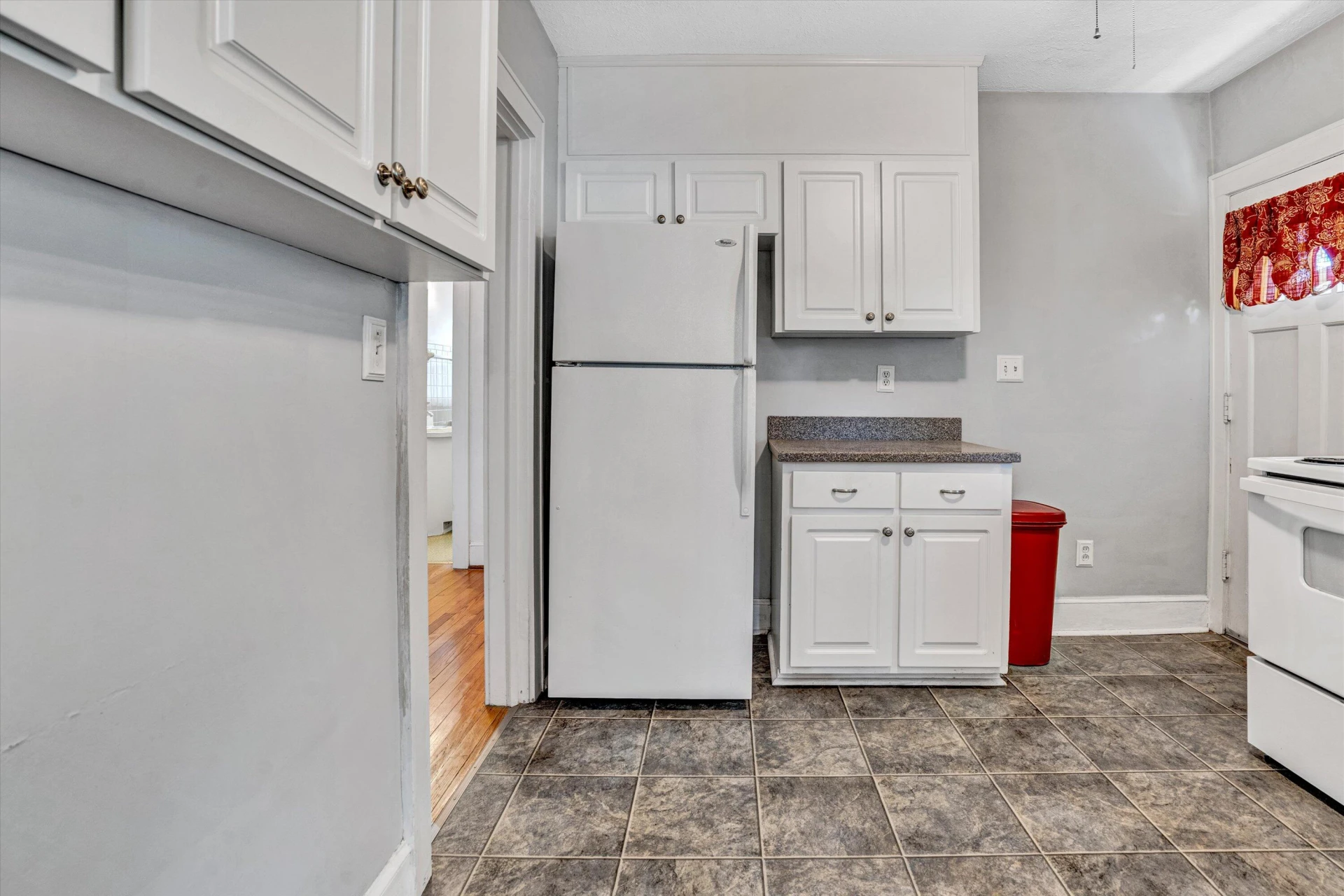 2920 Bradley ST - Photo 8