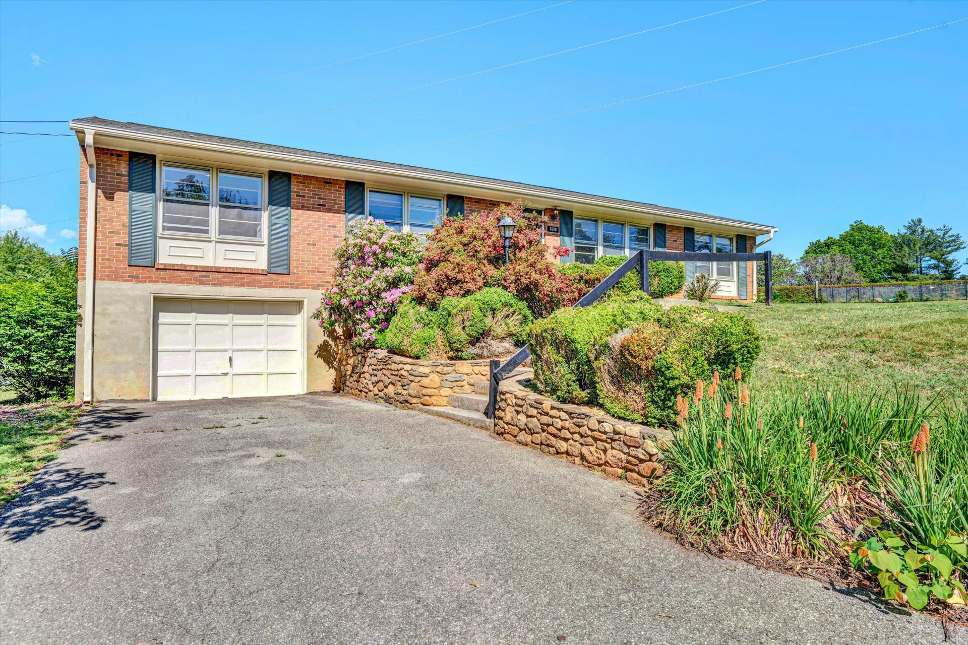 2609 Northcross RD - Photo 2