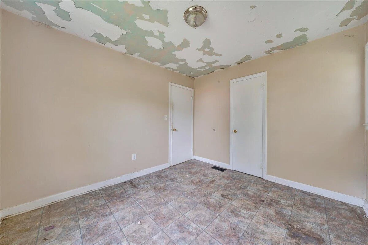 1919 Clinton AVE - Photo 10
