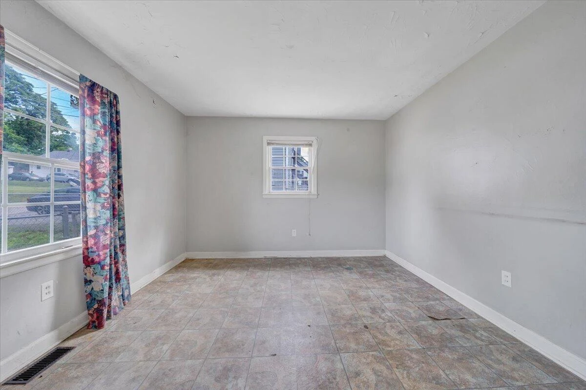 1919 Clinton AVE - Photo 5