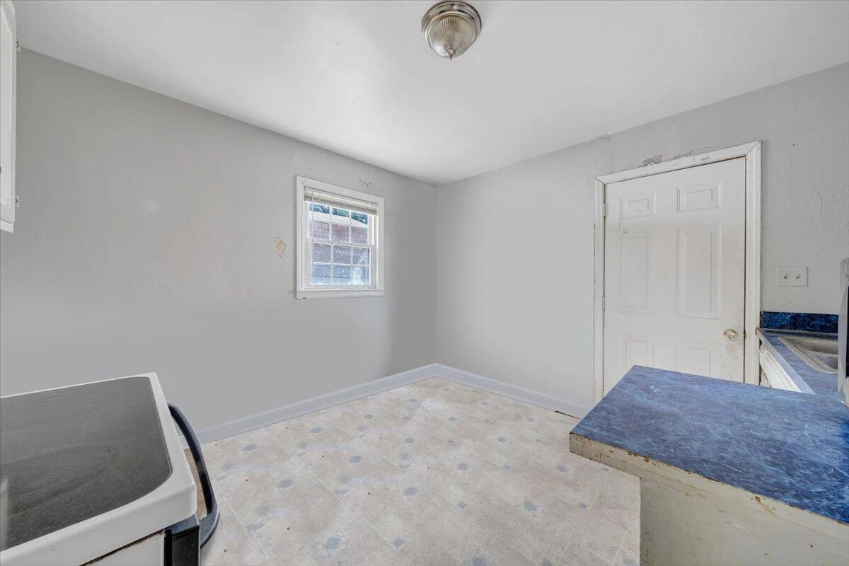 1919 Clinton AVE - Photo 7