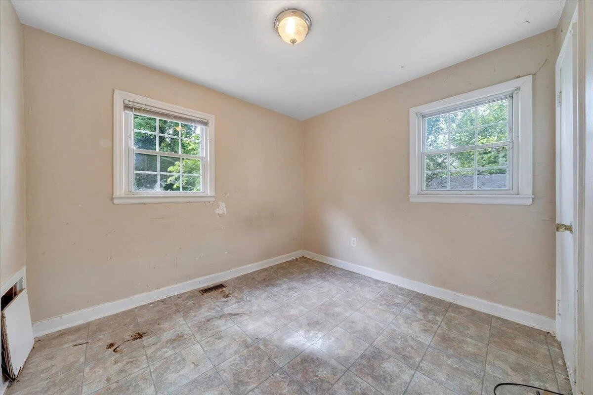 1919 Clinton AVE - Photo 8