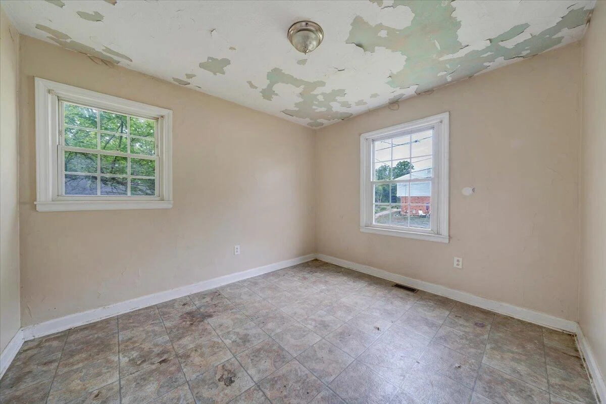 1919 Clinton AVE - Photo 9