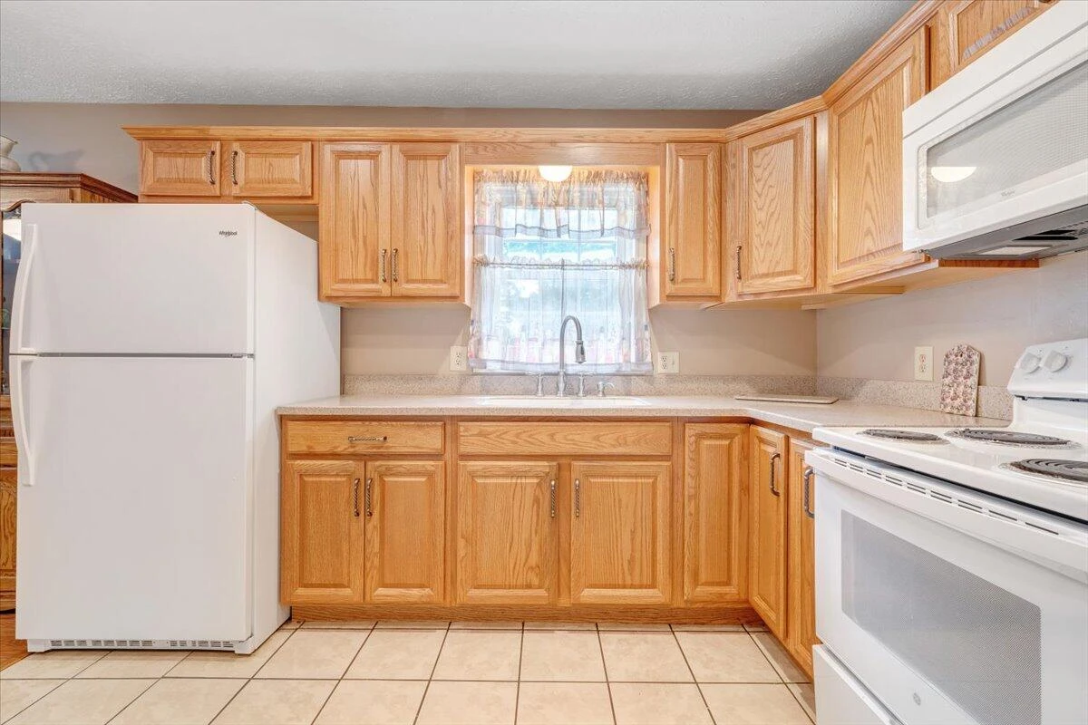1921 Clinton AVE - Photo 12