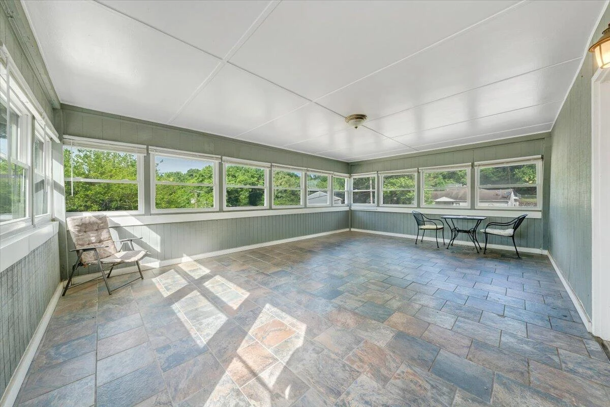 1921 Clinton AVE - Photo 14