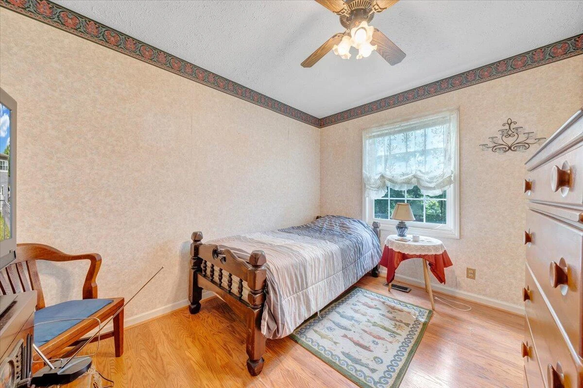 1921 Clinton AVE - Photo 17