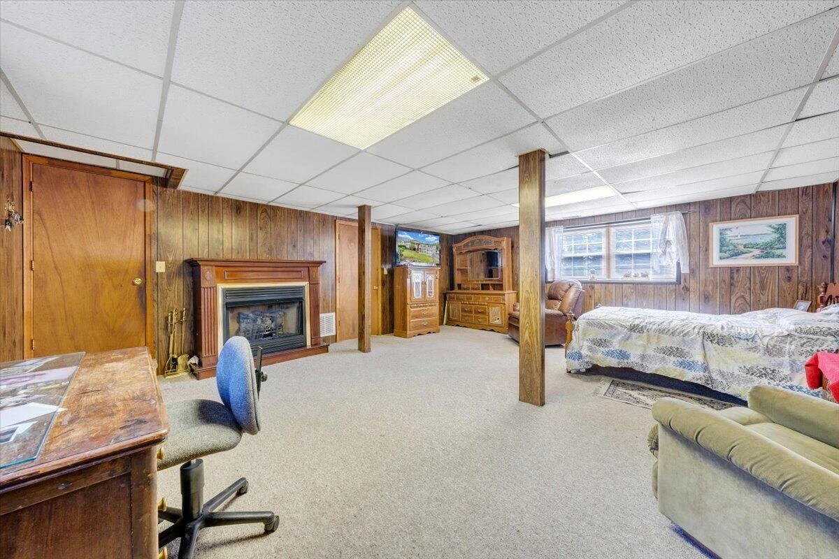 1921 Clinton AVE - Photo 21