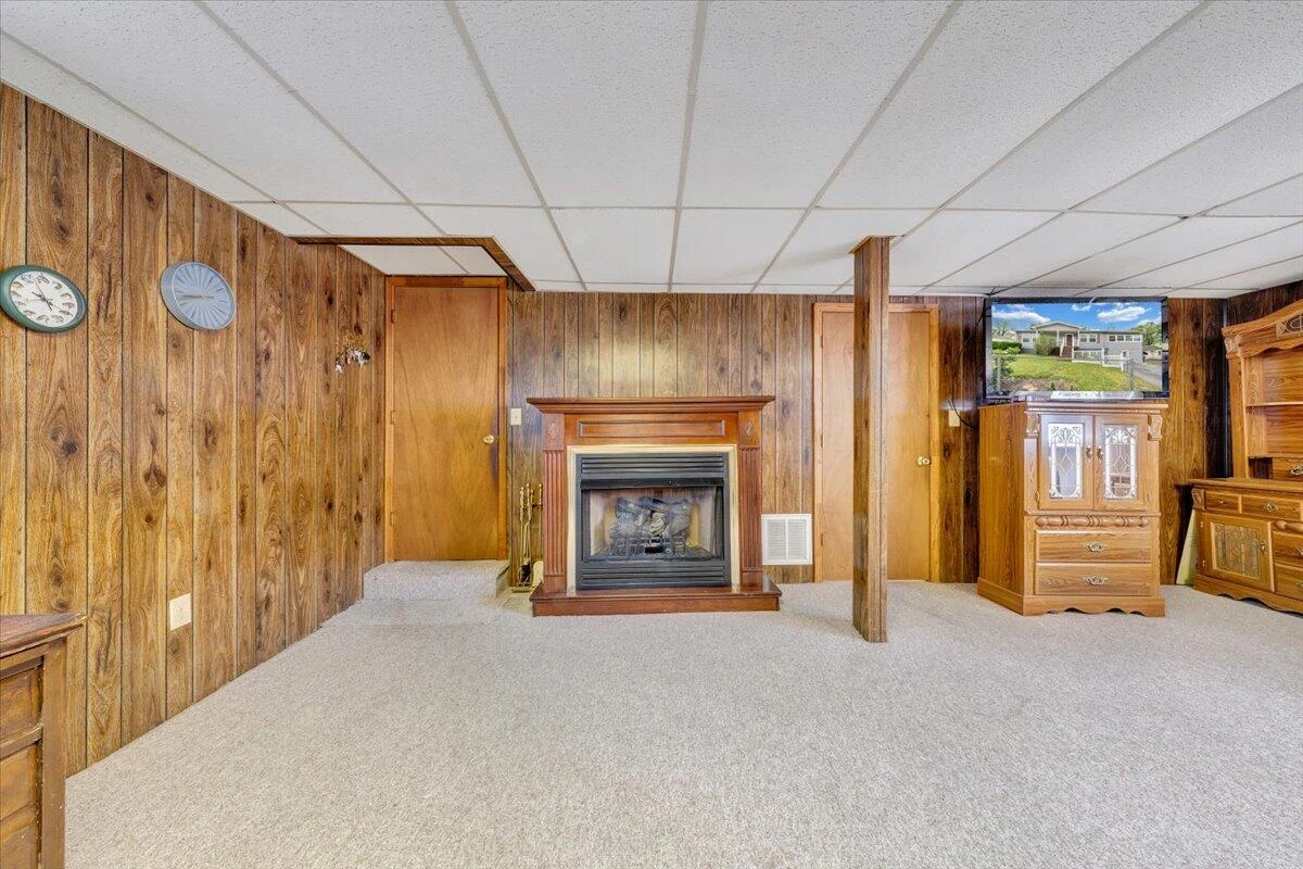 1921 Clinton AVE - Photo 22