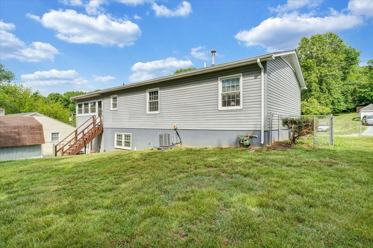 1921 Clinton AVE - Photo 32