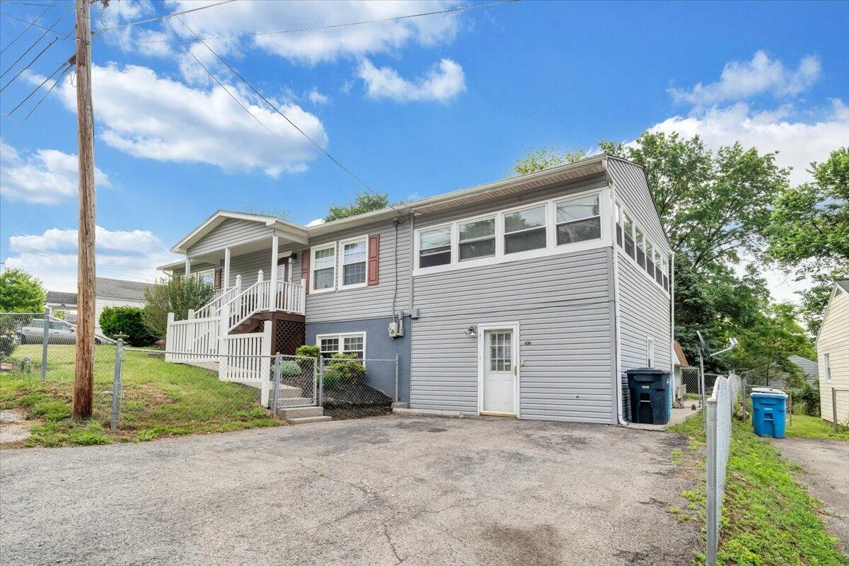 1921 Clinton AVE - Photo 36