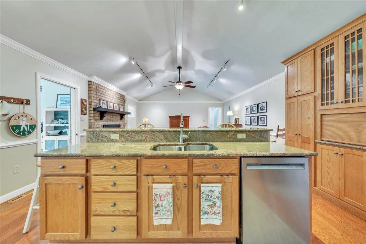 302 Woodland RD - Photo 13