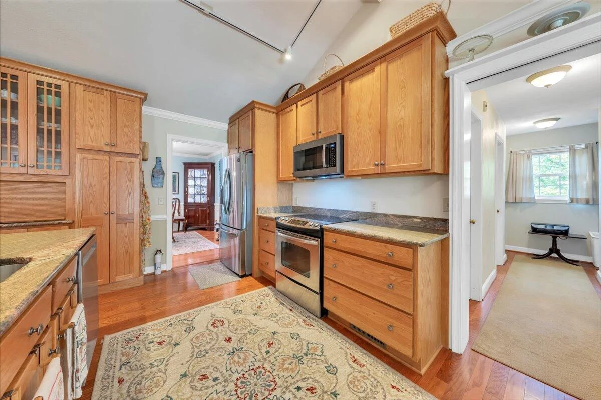 302 Woodland RD - Photo 14