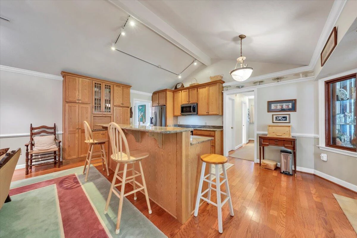 302 Woodland RD - Photo 10