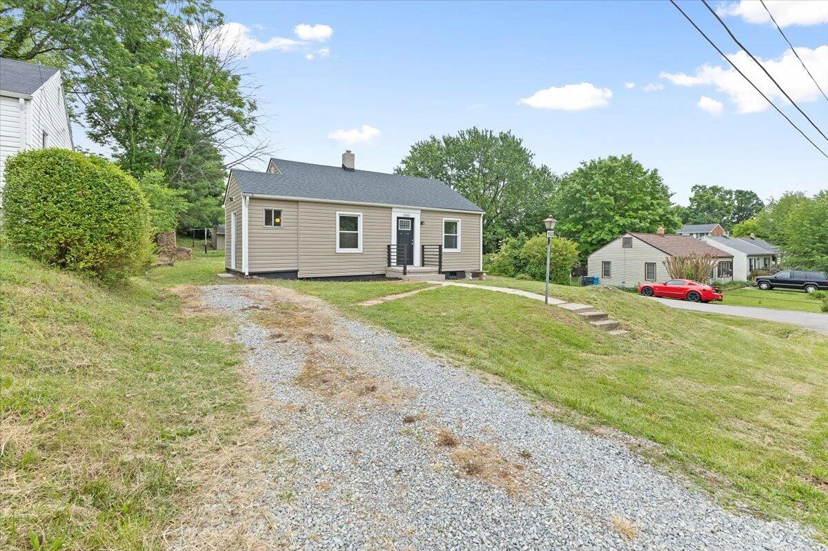 1503 Barnett RD - Photo 3