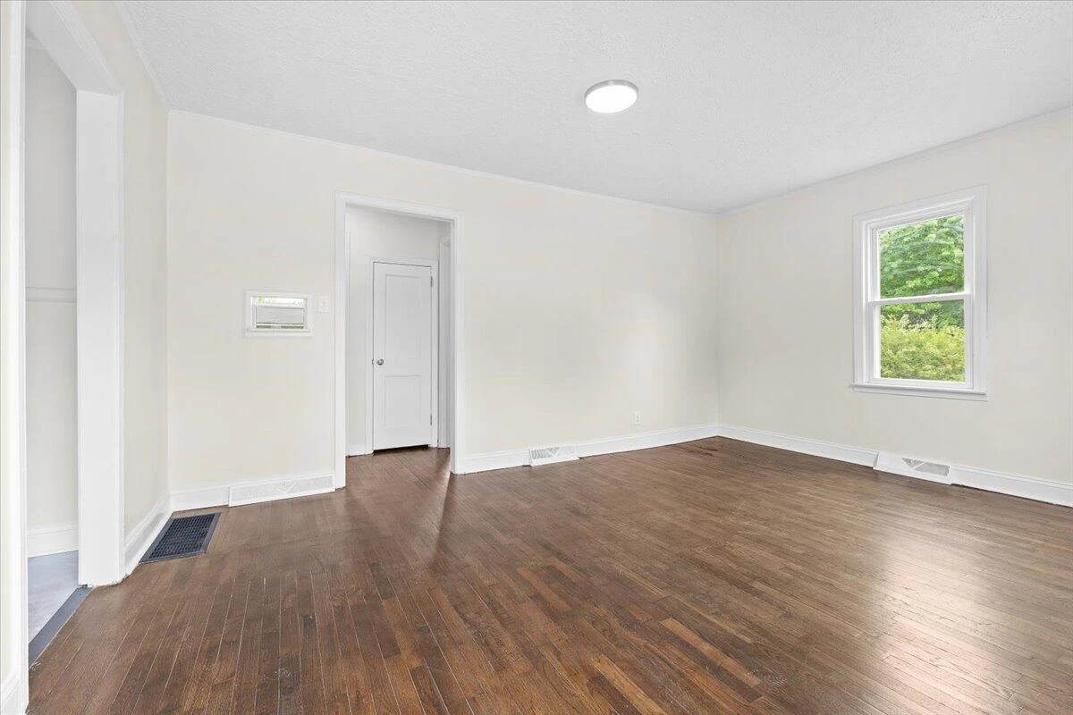 1503 Barnett RD - Photo 4