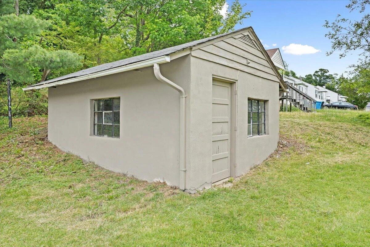 1503 Barnett RD - Photo 6