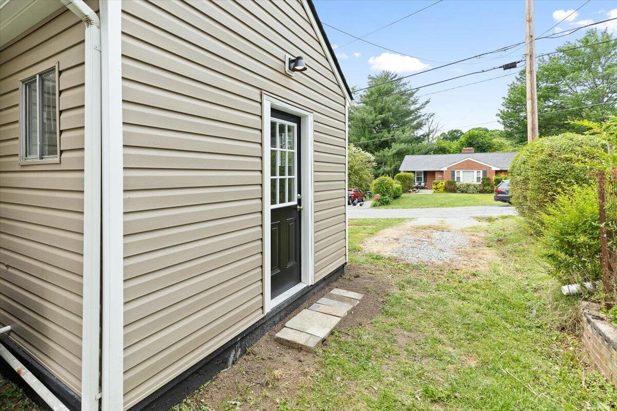 1503 Barnett RD - Photo 9