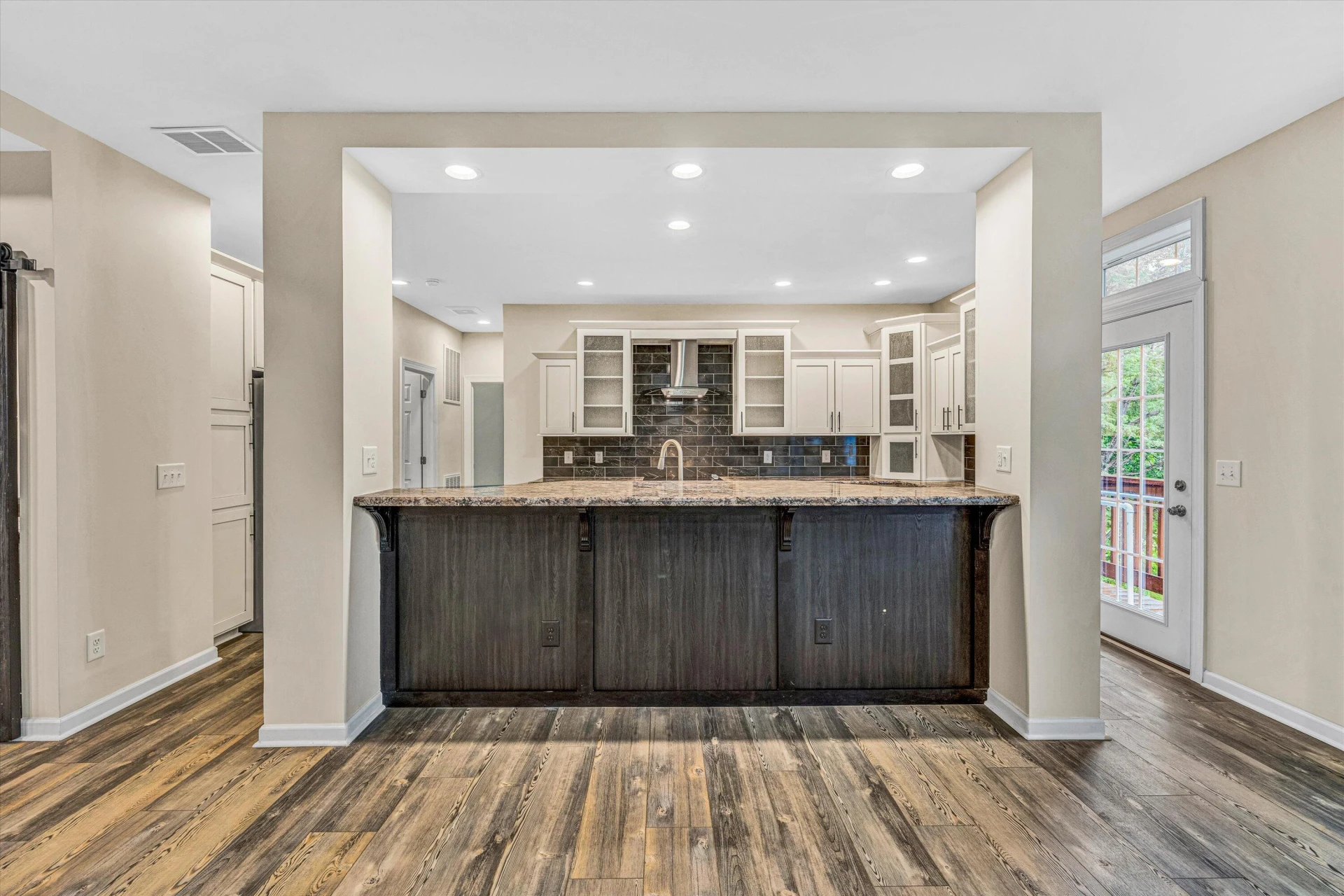 219 Emerald Point - Photo 14