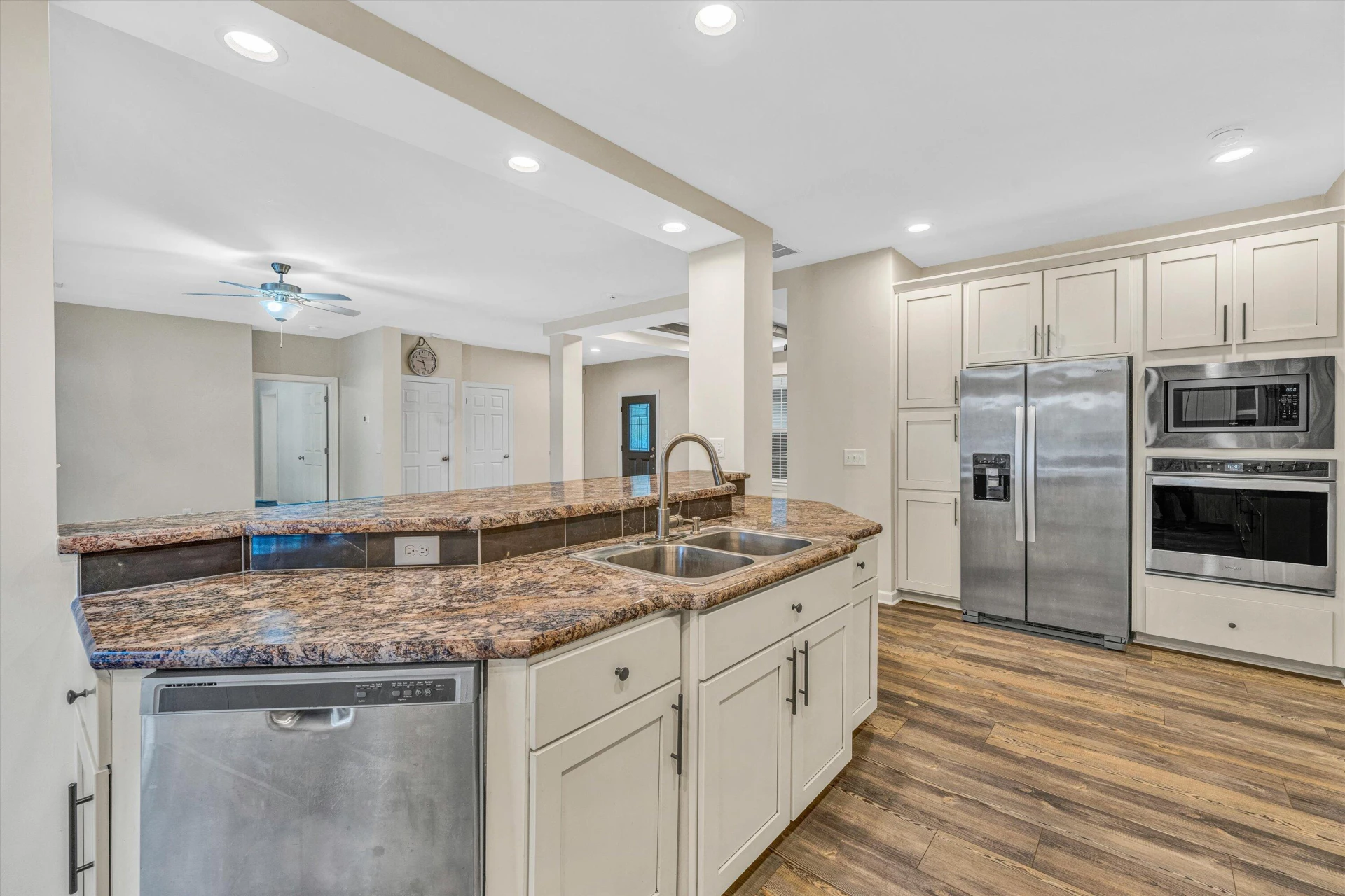 219 Emerald Point - Photo 17