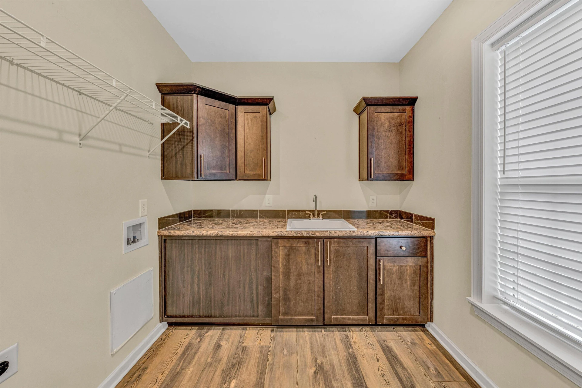 219 Emerald Point - Photo 22